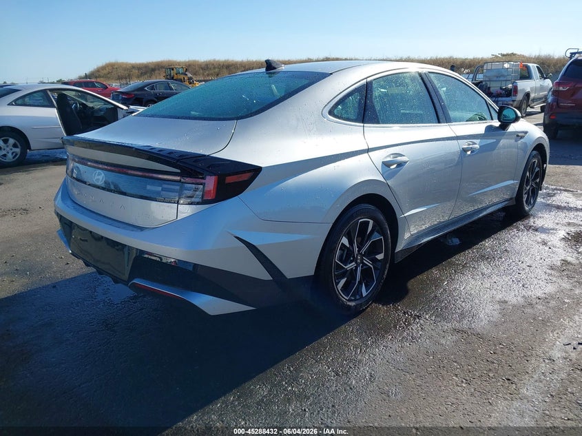 2025 Hyundai Sonata VIN KMHL64JAXSA480048 IAAI salvage auction — LEFT FRONT, Salvage Title, sold $7,300 on 2026-07-22 (photo 4)