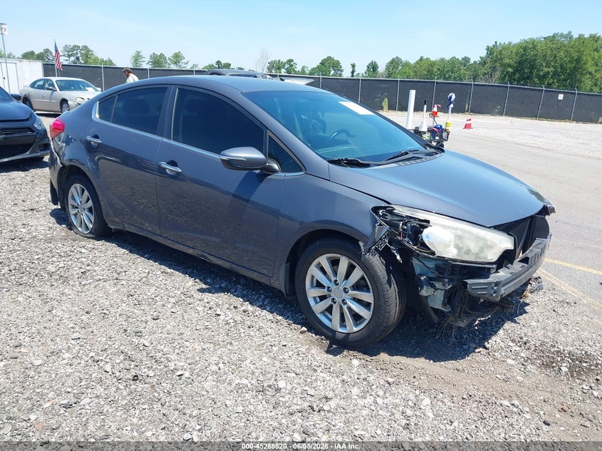 2015 Kia Forte VIN KNAFX4A80F5266127 IAAI salvage auction — FRONT END, Salvage Title, sold $825 on 2026-07-31 (photo 1)