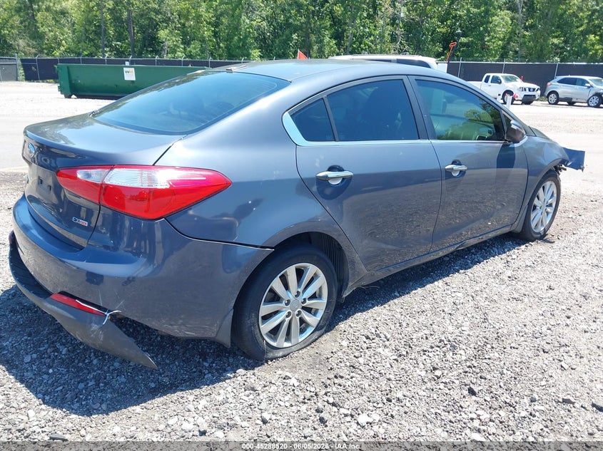 2015 Kia Forte VIN KNAFX4A80F5266127 IAAI salvage auction — FRONT END, Salvage Title, sold $825 on 2026-07-31 (photo 4)