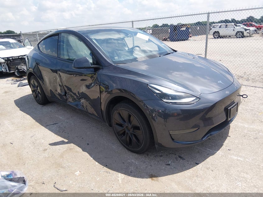 2025 Tesla Model y VIN 7SAYGDED7SA347251 IAAI salvage auction — SIDE, Salvage Title, sold $10,500 on 2026-08-02 (photo 1)