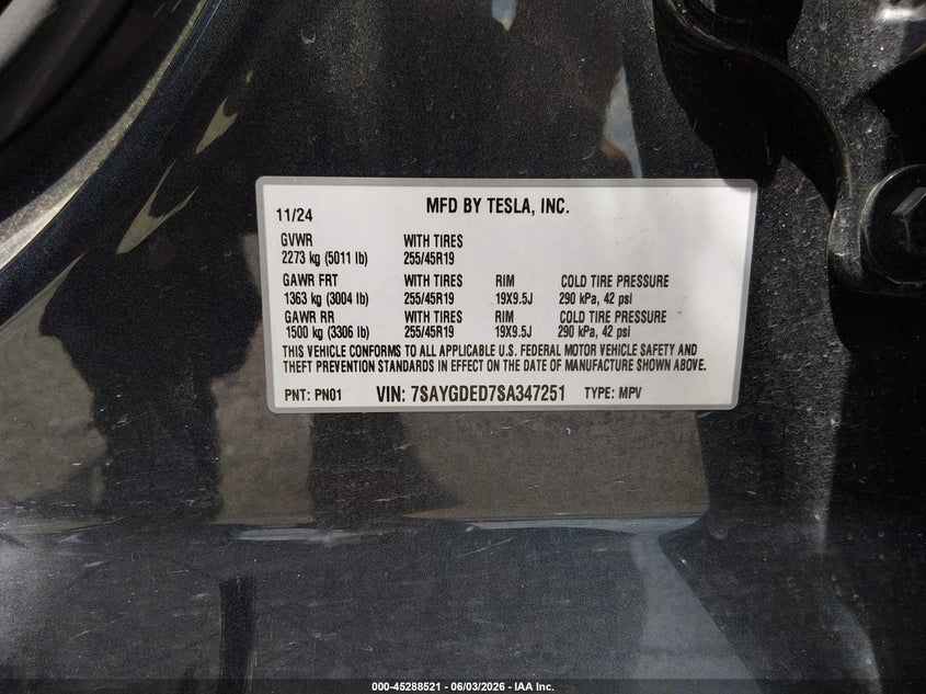 2025 Tesla Model y VIN 7SAYGDED7SA347251 IAAI salvage auction — SIDE, Salvage Title, sold $10,500 on 2026-08-02 (photo 9)