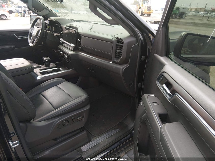 2024 Gmc SIERRA VIN 3GTUUDE80RG121941 IAAI salvage auction — SIDE, Salvage Title, sold $14,700 on 2026-07-22 (photo 5)