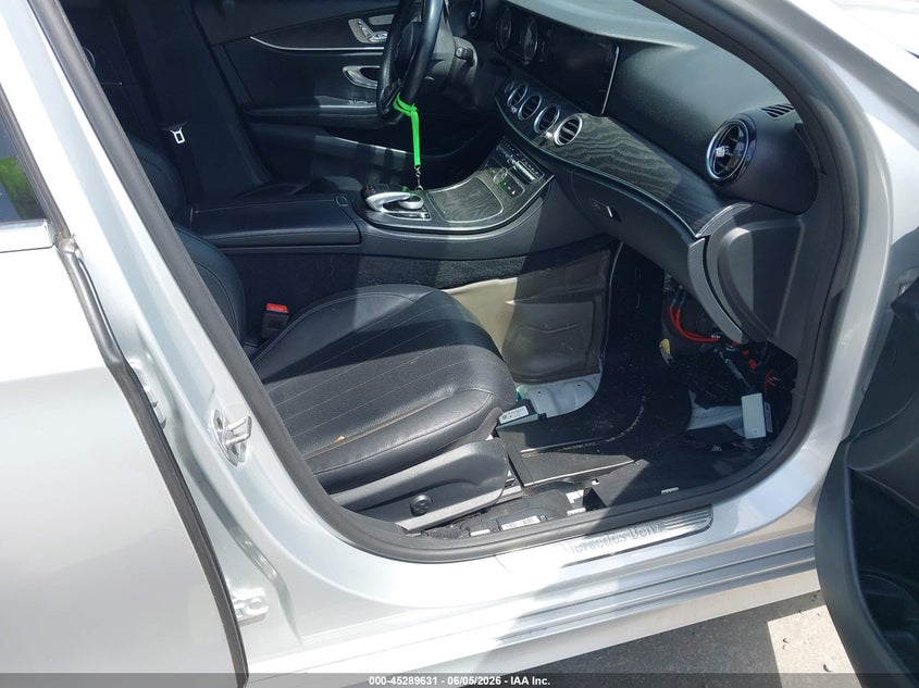 2019 Mercedes-benz E-klasse VIN WDDZF4JB7KA527601 IAAI salvage auction — ELECTRICAL, Salvage Title, sold $5,600 on 2026-07-31 (photo 5)