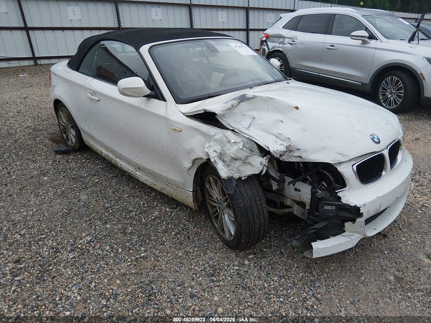 2012 BMW 1er VIN WBAUL7C55CVM82333 IAAI salvage auction — RIGHT FRONT, Salvage Title, sold $225 on 2026-07-06 (photo 1)