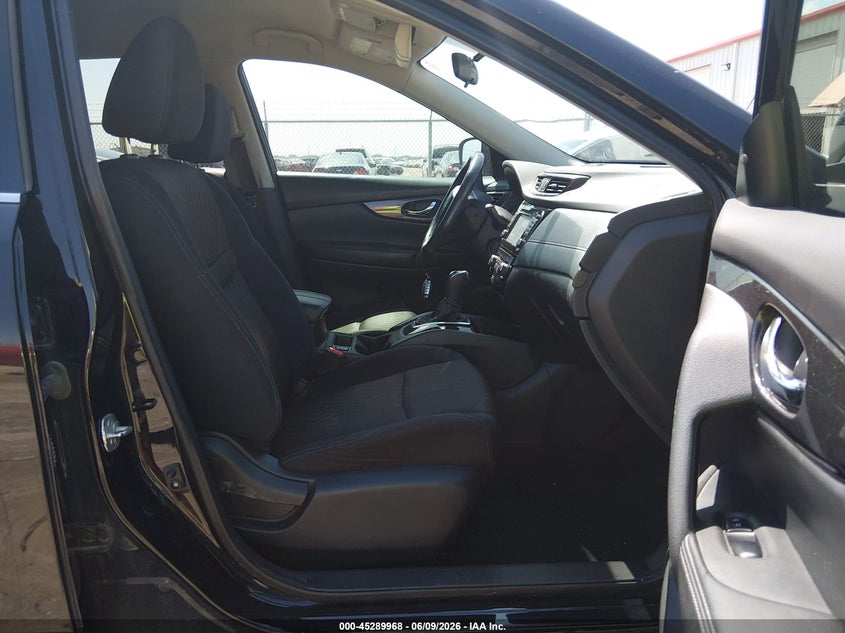 2017 Nissan Rogue VIN 5N1AT2MT5HC895468 IAAI salvage auction — HAIL, Salvage Title, sold $4,175 on 2026-07-10 (photo 5)