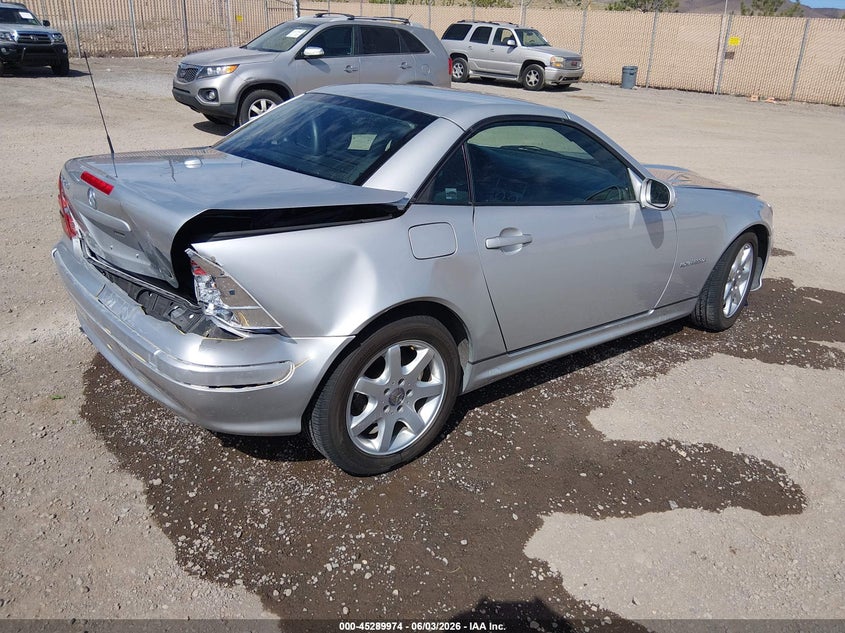 2002 Mercedes-benz Slk-klasse VIN WDBKK49F32F260649 IAAI salvage auction — FRONT & REAR, Salvage (Nevada), sold $875 on 2026-07-10 (photo 4)