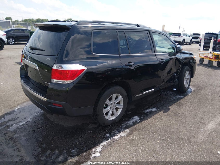 2012 Toyota Highlander VIN 5TDBK3EH2CS135632 IAAI salvage auction — RIGHT SIDE, Salvage Title, sold $3,350 on 2026-07-07 (photo 4)