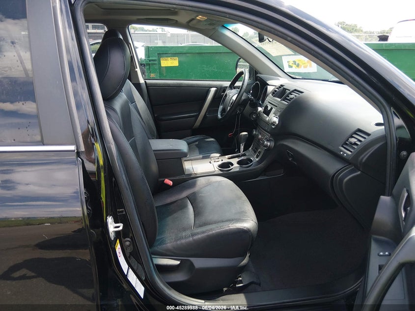 2012 Toyota Highlander VIN 5TDBK3EH2CS135632 IAAI salvage auction — RIGHT SIDE, Salvage Title, sold $3,350 on 2026-07-07 (photo 5)