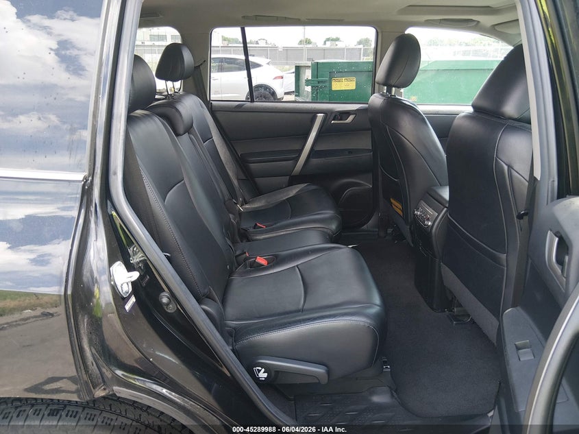 2012 Toyota Highlander VIN 5TDBK3EH2CS135632 IAAI salvage auction — RIGHT SIDE, Salvage Title, sold $3,350 on 2026-07-07 (photo 8)