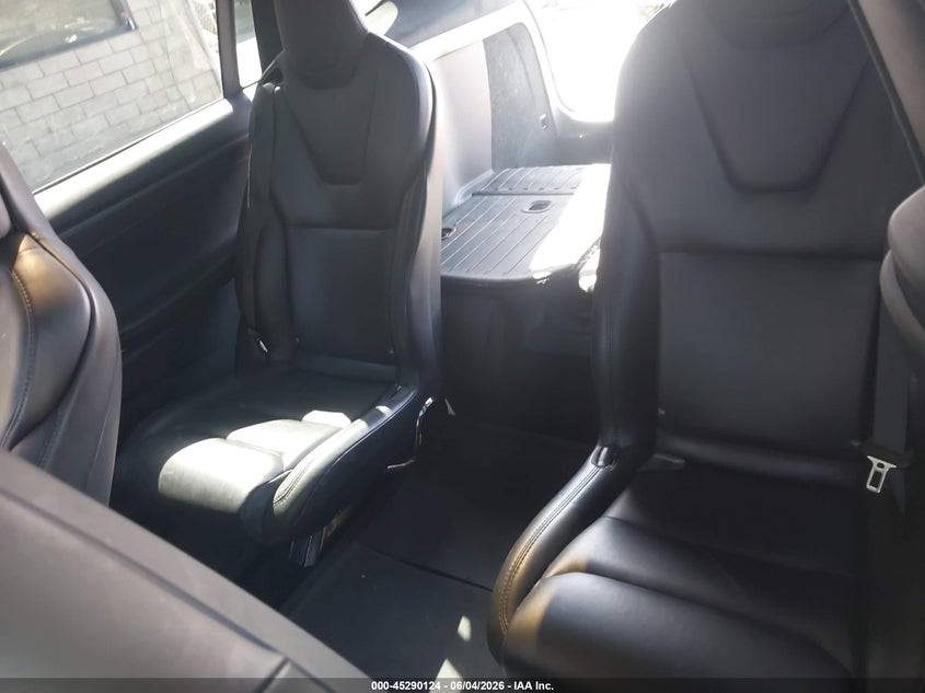 2018 Tesla Model x VIN 5YJXCBE21JF128634 IAAI salvage auction — SIDE, Wait Title, sold $6,200 on 2026-09-08 (photo 8)