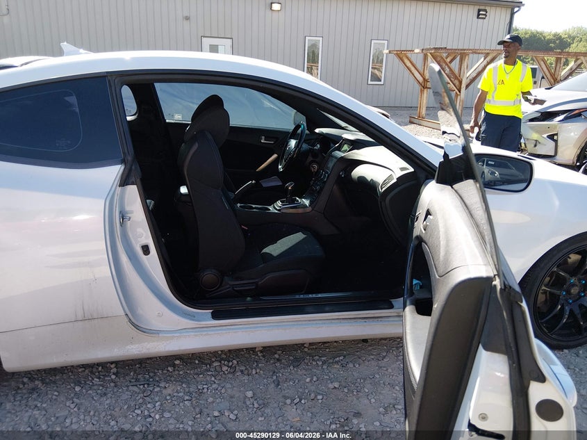 2013 Hyundai Genesis VIN KMHHT6KD9DU107524 IAAI salvage auction — FRONT & REAR, Salvage Title, sold $650 on 2026-07-15 (photo 5)