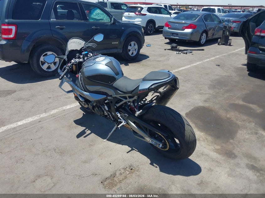 2025 BMW S 1000 VIN WB10P2308S6L75246 IAAI salvage auction — RIGHT SIDE, Salvage Title, sold $13,450 on 2026-07-07 (photo 3)