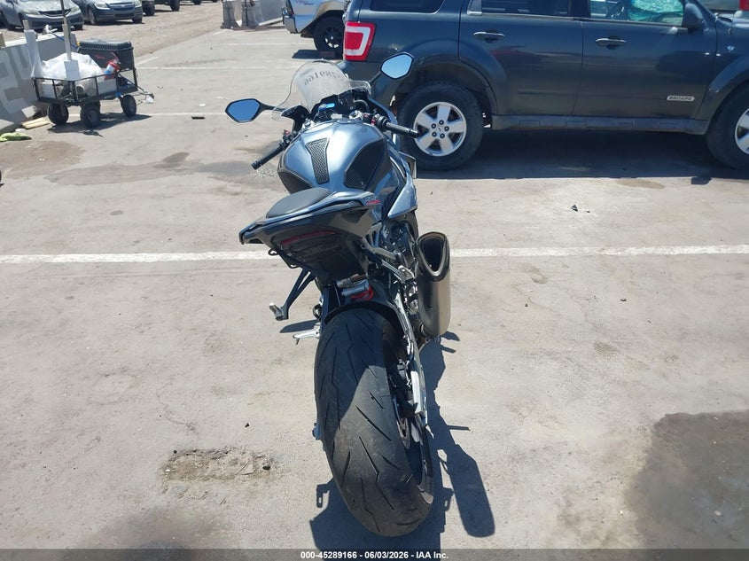 2025 BMW S 1000 VIN WB10P2308S6L75246 IAAI salvage auction — RIGHT SIDE, Salvage Title, sold $13,450 on 2026-07-07 (photo 6)