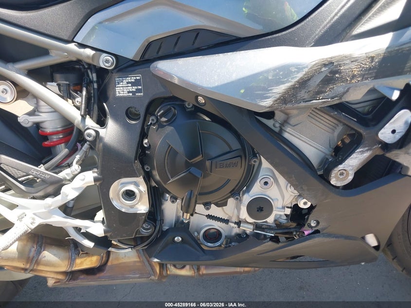 2025 BMW S 1000 VIN WB10P2308S6L75246 IAAI salvage auction — RIGHT SIDE, Salvage Title, sold $13,450 on 2026-07-07 (photo 8)