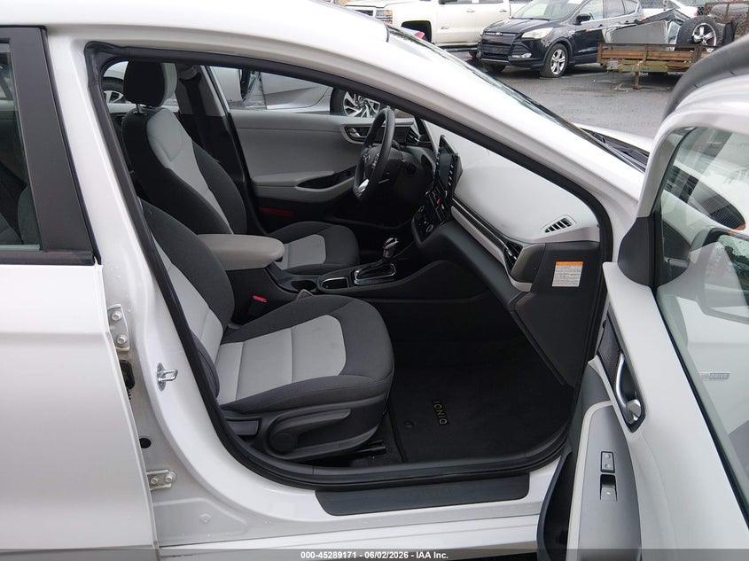 2020 Hyundai Ioniq hybrid VIN KMHC65LC7LU220341 IAAI salvage auction — NORMAL WEAR, Sf97 (North Carolina), sold $7,425 on 2026-08-13 (photo 5)