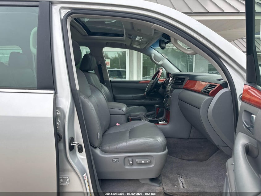 2008 Lexus Lx 570 VIN JTJHY00WX84007796 IAAI salvage auction — NORMAL WEAR, Clear (Colorado), sold $12,550 on 2026-07-08 (photo 5)
