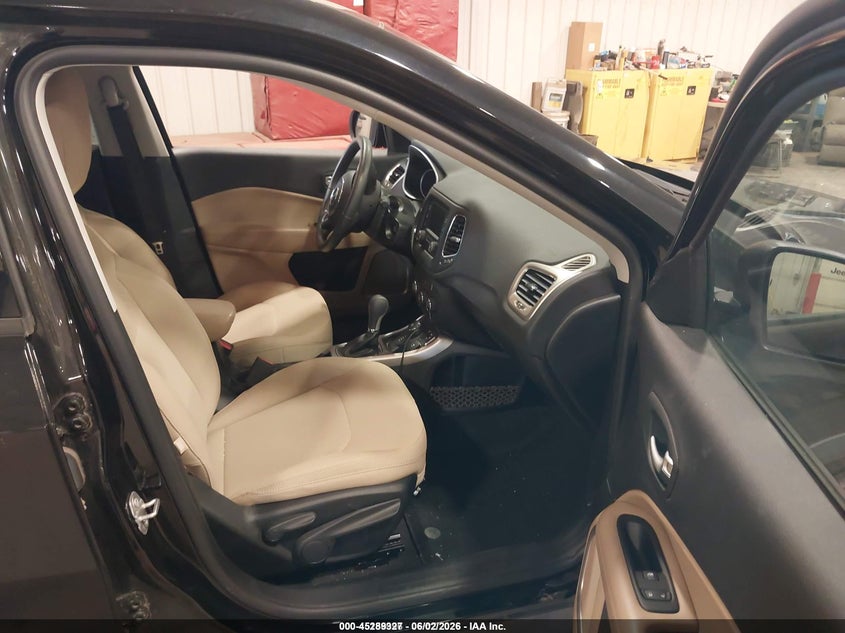 2018 Jeep Compass VIN 3C4NJDAB4JT359639 IAAI salvage auction — NORMAL WEAR, SF97 (South Dakota), sold $9,950 on 2026-07-09 (photo 5)