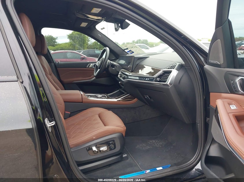 2025 BMW X7 VIN 5UX23EM06S9X31262 IAAI salvage auction — REAR END, Salvage Title, sold $57,125 on 2026-08-03 (photo 5)