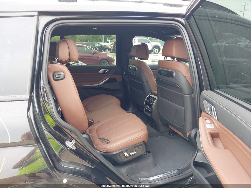 2025 BMW X7 VIN 5UX23EM06S9X31262 IAAI salvage auction — REAR END, Salvage Title, sold $57,125 on 2026-08-03 (photo 8)