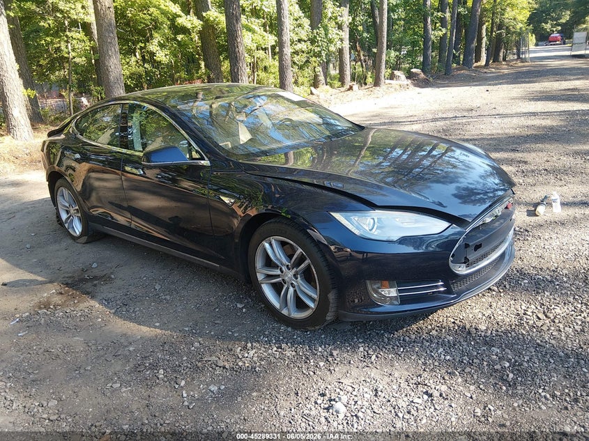 2013 Tesla Model s VIN 5YJSA1DPXDFP15751 IAAI salvage auction — REAR END, Salvage Title, sold $2,825 on 2026-07-16 (photo 1)