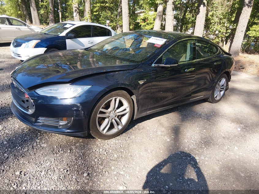 2013 Tesla Model s VIN 5YJSA1DPXDFP15751 IAAI salvage auction — REAR END, Salvage Title, sold $2,825 on 2026-07-16 (photo 2)