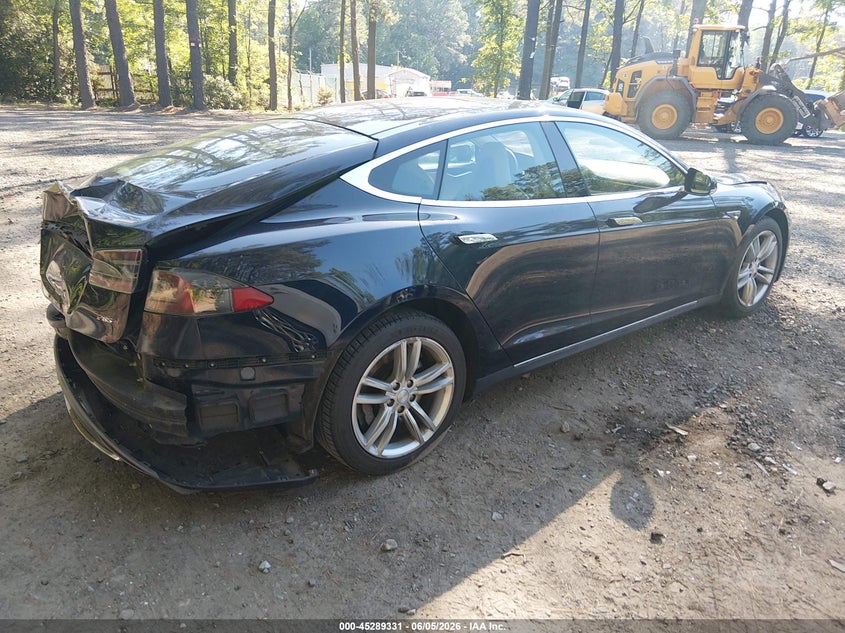 2013 Tesla Model s VIN 5YJSA1DPXDFP15751 IAAI salvage auction — REAR END, Salvage Title, sold $2,825 on 2026-07-16 (photo 4)