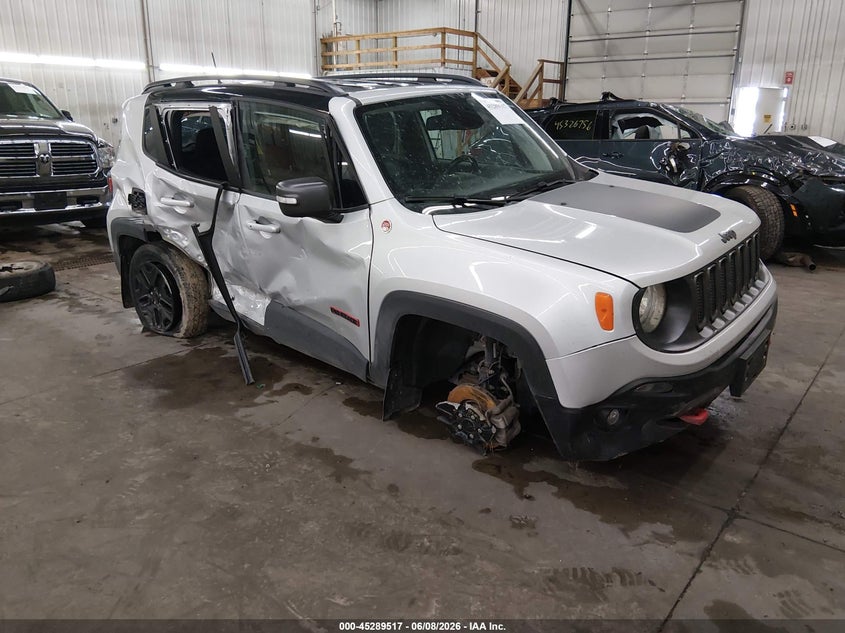 2018 Jeep Renegade VIN ZACCJBCB5JPJ04690 IAAI salvage auction — RIGHT SIDE, Salvage Title, sold $1,300 on 2026-07-15 (photo 1)