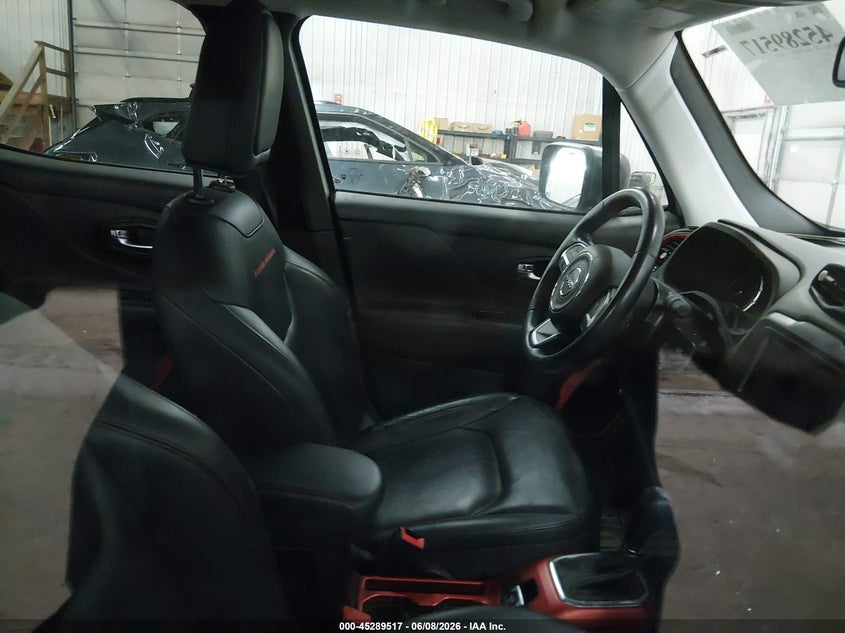 2018 Jeep Renegade VIN ZACCJBCB5JPJ04690 IAAI salvage auction — RIGHT SIDE, Salvage Title, sold $1,300 on 2026-07-15 (photo 5)