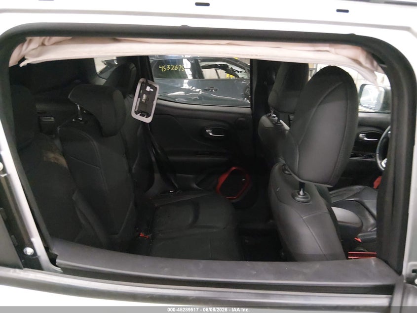2018 Jeep Renegade VIN ZACCJBCB5JPJ04690 IAAI salvage auction — RIGHT SIDE, Salvage Title, sold $1,300 on 2026-07-15 (photo 8)