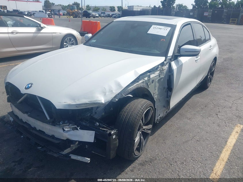 2023 BMW 3er VIN 3MW69FF04P8D66826 IAAI salvage auction — FRONT END, Salvage Title, sold $12,300 on 2026-07-29 (photo 2)