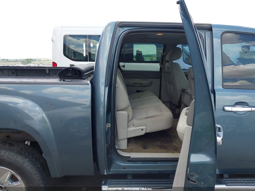 2013 Gmc SIERRA VIN 3GTP2VE70DG139185 IAAI salvage auction — RIGHT SIDE, Salvage Title, sold $1,500 on 2026-07-18 (photo 8)