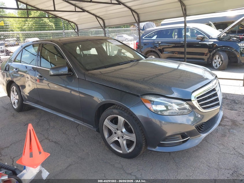 2014 Mercedes-benz E-klasse VIN WDDHF8JB5EA977917 IAAI salvage auction — RIGHT REAR, Salvage Title, sold $2,900 on 2026-07-09 (photo 1)