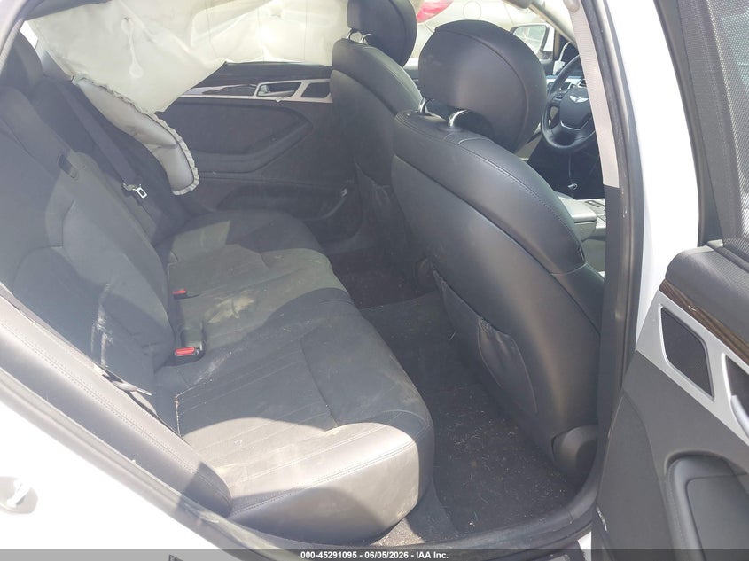 2015 Hyundai Genesis VIN KMHGN4JE9FU018124 IAAI salvage auction — SIDE, Salvage Title, sold $2,850 on 2026-07-24 (photo 8)