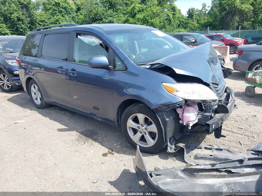 2015 Toyota Sienna VIN 5TDKK3DCXFS570098 IAAI salvage auction — FRONT END, Salvage Title, sold $1,400 on 2026-07-16 (photo 1)