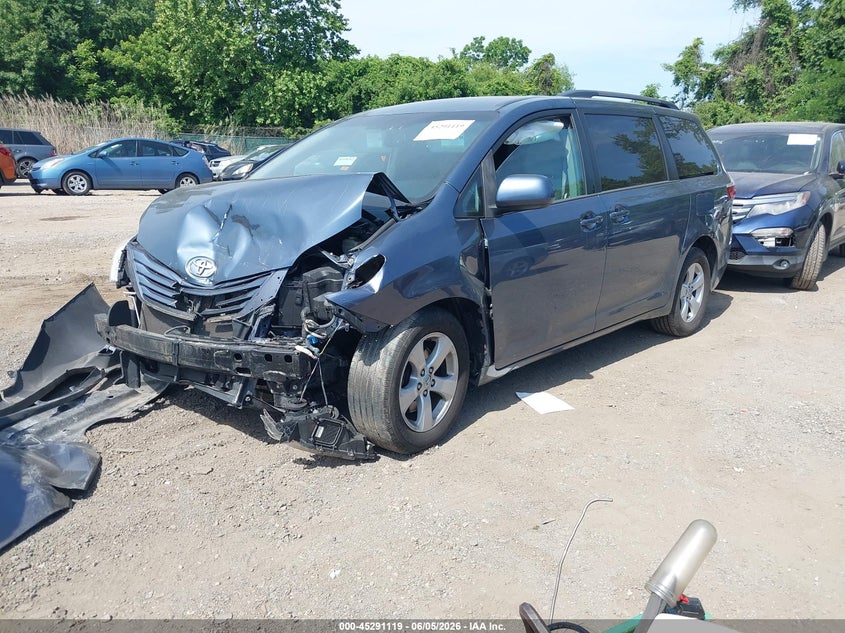 2015 Toyota Sienna VIN 5TDKK3DCXFS570098 IAAI salvage auction — FRONT END, Salvage Title, sold $1,400 on 2026-07-16 (photo 2)