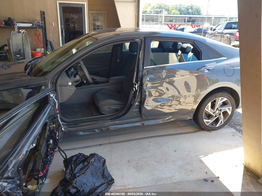 2025 Hyundai Elantra VIN KMHLS4DG4SU003030 IAAI salvage auction — SIDE, Salvage Title, sold $5,500 on 2026-07-29 (photo 6)