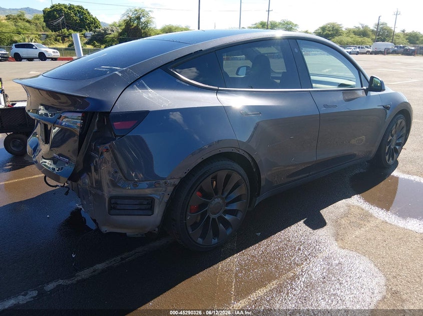 2022 Tesla Model y VIN 7SAYGDEF8NF407739 IAAI salvage auction — REAR END, Salvage Title, sold $3,550 on 2026-07-28 (photo 4)