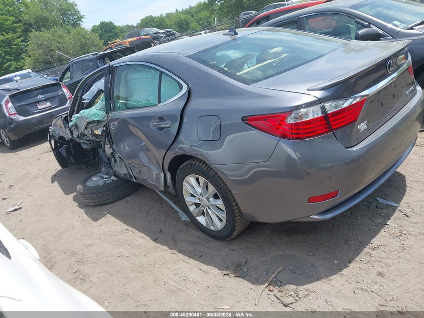 2013 Lexus VIN JTHBW1GG3D2012054 IAAI salvage auction — LEFT SIDE, Clear (Massachusetts), sold $975 on 2026-07-28 (photo 3)