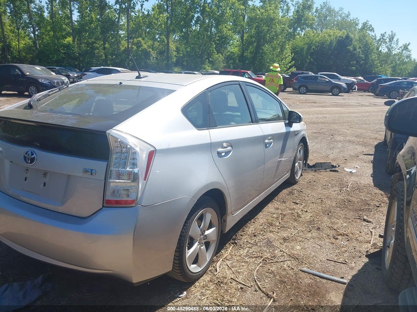 2010 Toyota Prius v VIN JTDKN3DU9A0184350 IAAI salvage auction — FRONT END, Salvage (Ohio), sold $1,550 on 2026-07-07 (photo 4)