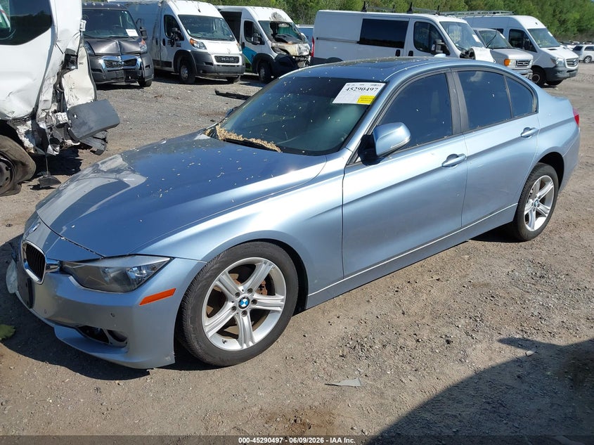 2014 BMW 3er VIN WBA3C3C54EF983571 IAAI salvage auction — RIGHT FRONT, Salvage (Massachusetts), sold $800 on 2026-08-14 (photo 2)