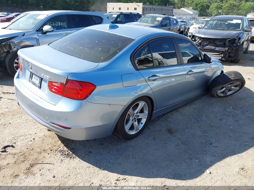 2014 BMW 3er VIN WBA3C3C54EF983571 IAAI salvage auction — RIGHT FRONT, Salvage (Massachusetts), sold $800 on 2026-08-14 (photo 4)