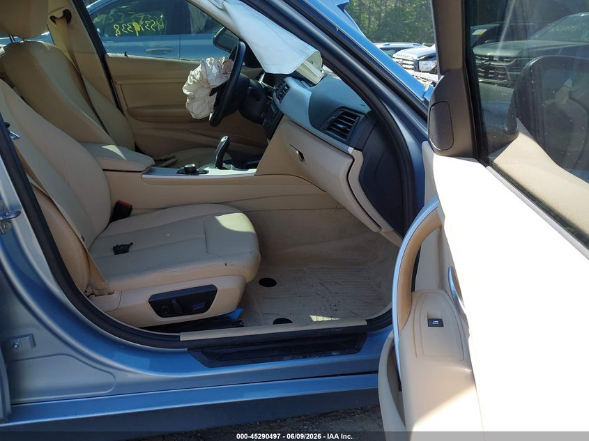 2014 BMW 3er VIN WBA3C3C54EF983571 IAAI salvage auction — RIGHT FRONT, Salvage (Massachusetts), sold $800 on 2026-08-14 (photo 5)