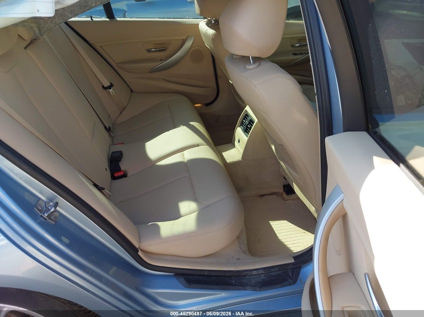 2014 BMW 3er VIN WBA3C3C54EF983571 IAAI salvage auction — RIGHT FRONT, Salvage (Massachusetts), sold $800 on 2026-08-14 (photo 8)