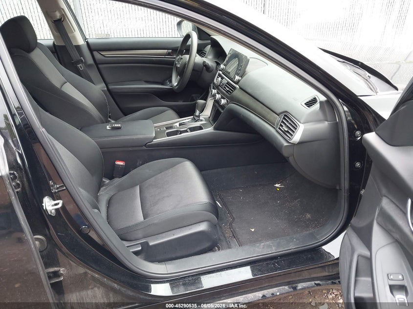 2018 Honda Accord VIN 1HGCV1F12JA267626 IAAI salvage auction — HAIL, Clear (Wisconsin), sold $13,200 on 2026-07-29 (photo 5)