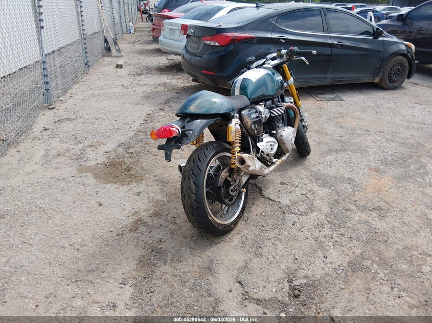 2019 Triumph motorcycle Thruxton VIN SMTD21HF0KT913838 IAAI salvage auction — SIDE, Clear (Oklahoma), sold $2,350 on 2026-07-28 (photo 4)