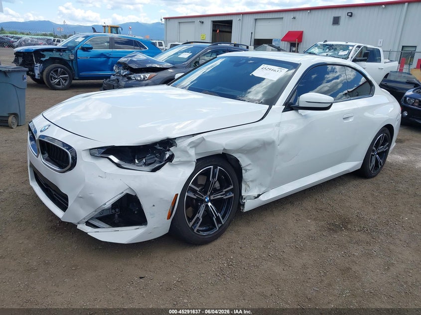 2025 BMW 2er VIN 3MW33CM08S8F66090 IAAI salvage auction — LEFT FRONT, Salvage Title, sold $14,050 on 2026-07-14 (photo 2)