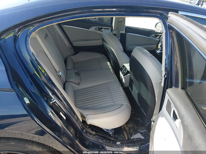 2019 Genesis G70 VIN KMTG34LA1KU012365 IAAI salvage auction — WATER/FLOOD, Salvage (Texas), sold $1,600 on 2026-07-28 (photo 8)