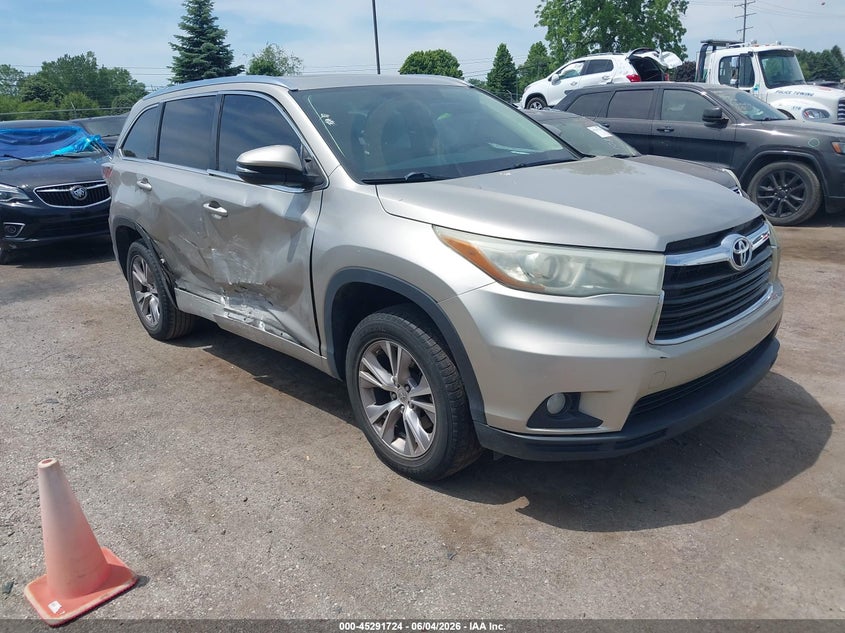 2015 Toyota Highlander VIN 5TDKKRFH5FS095584 IAAI salvage auction — RIGHT SIDE, Clear (Michigan), sold $6,600 on 2026-07-23 (photo 1)