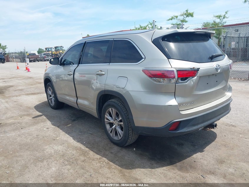 2015 Toyota Highlander VIN 5TDKKRFH5FS095584 IAAI salvage auction — RIGHT SIDE, Clear (Michigan), sold $6,600 on 2026-07-23 (photo 3)