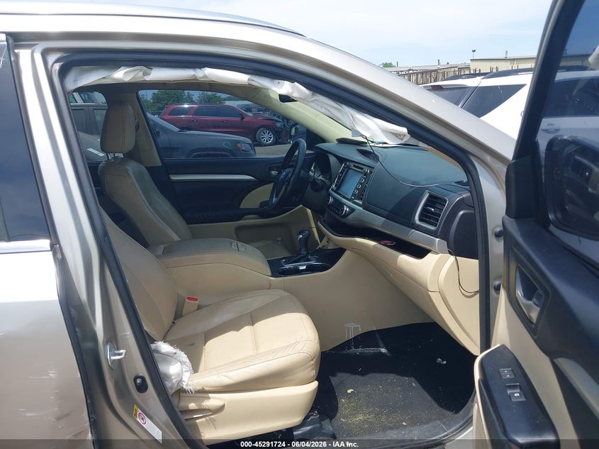 2015 Toyota Highlander VIN 5TDKKRFH5FS095584 IAAI salvage auction — RIGHT SIDE, Clear (Michigan), sold $6,600 on 2026-07-23 (photo 5)